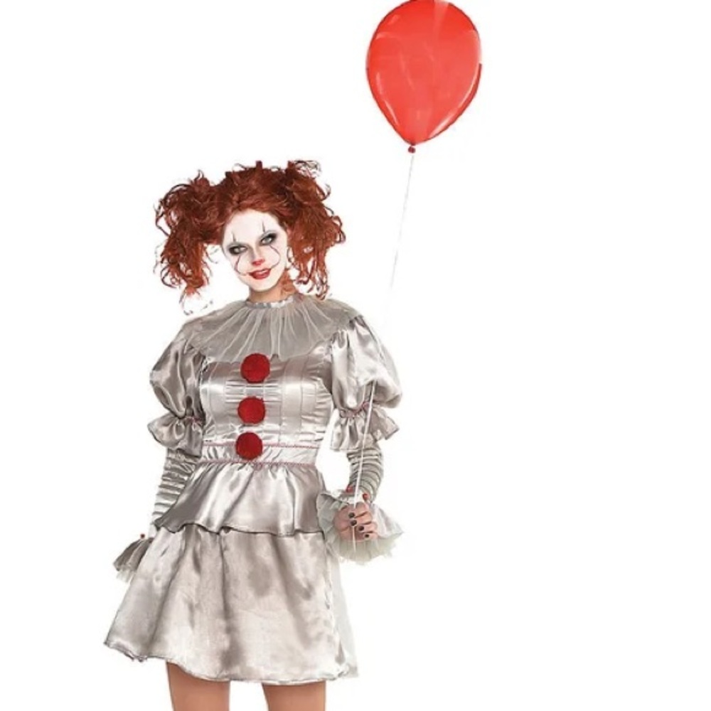 Pennywise-Inspired Costume with Accessories